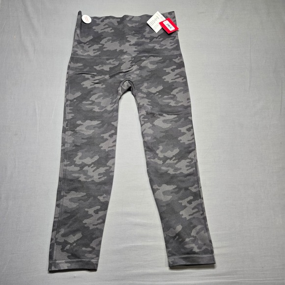 SPANX Pants - Spanx‎ Cropped Look At Me Now Legging 1X Gray Camo NWT